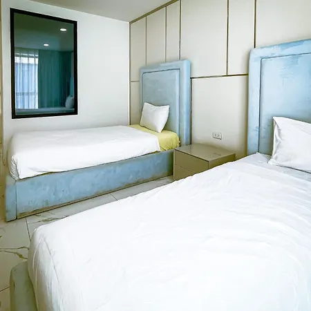 Apartment Magnitude 8 Bedroom In Palm Spring