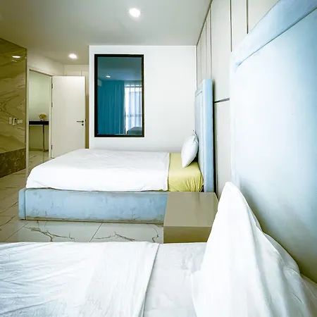 Magnitude 8 Bedroom In Palm Spring Pattaya
