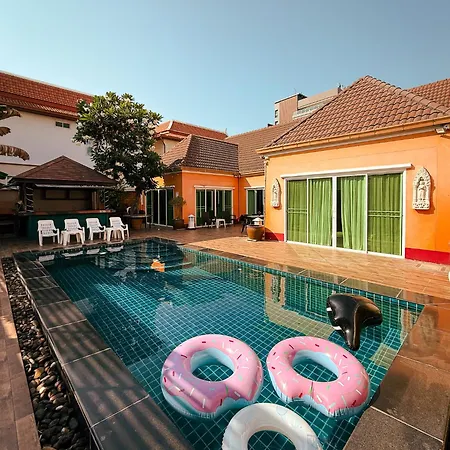 Magnitude 6 Bedroom In Pratumnak Apartment *