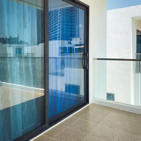 Magnitude 8 Bedroom In Palm Spring Apartment Pattaya