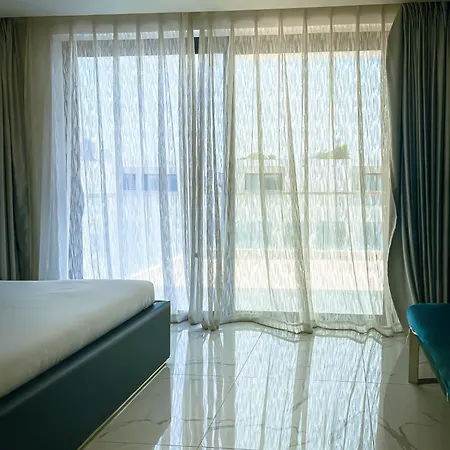 Magnitude 8 Bedroom In Palm Spring Pattaya