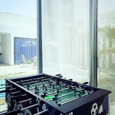 Magnitude 8 Bedroom In Palm Spring