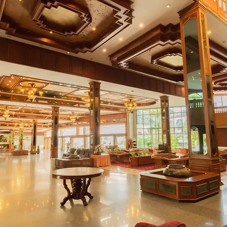 รายัล ทวินส์ พาเลซ โรงแรม 4*