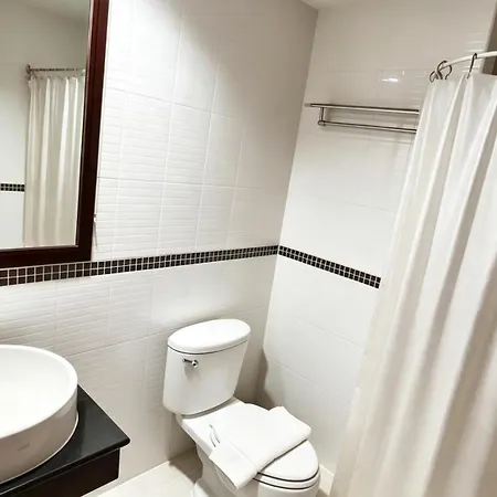 Golden Sea โรงแรม Pattaya