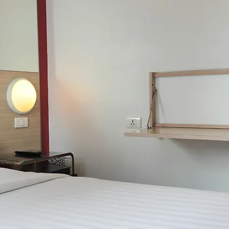 Hotel Easy Planet 3*