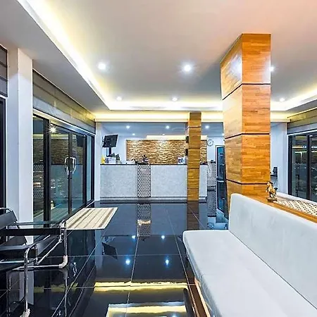 Nine Blue โรงแรม 3*