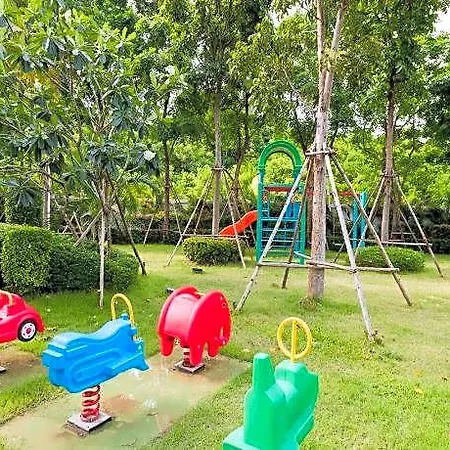 Dusit Grand View Apartment *