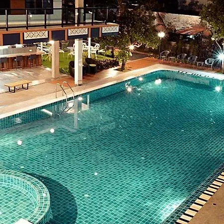 โรงแรม The Tamnan & Pattaya