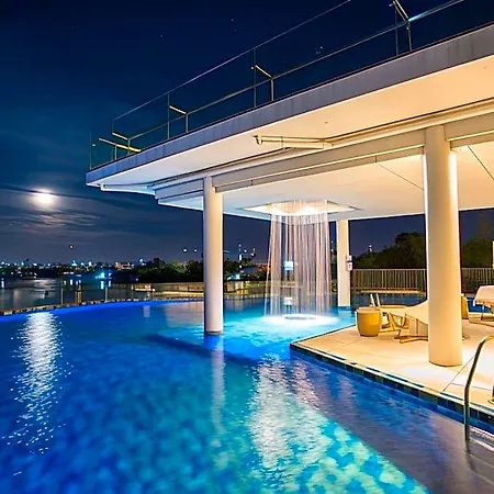 โรงแรม Tsix5 Quarter