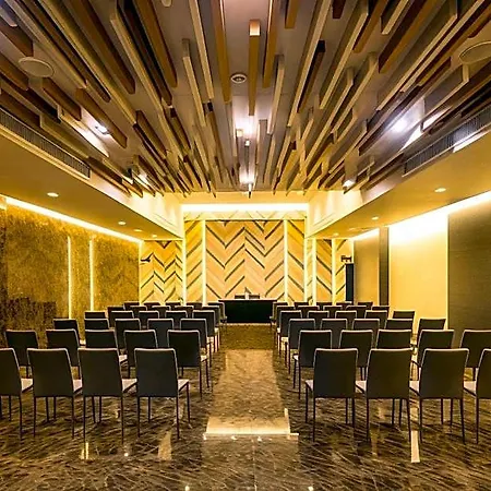 Tsix5 Quarter โรงแรม 5*