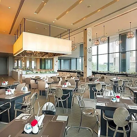 Tsix5 Quarter โรงแรม