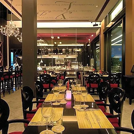 Tsix5 Quarter 5* Pattaya