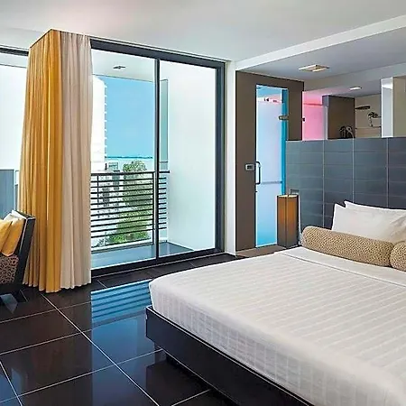 โรงแรม Tsix5 Quarter 5*