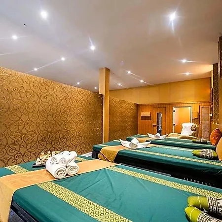 Adriatic Palace โรงแรม