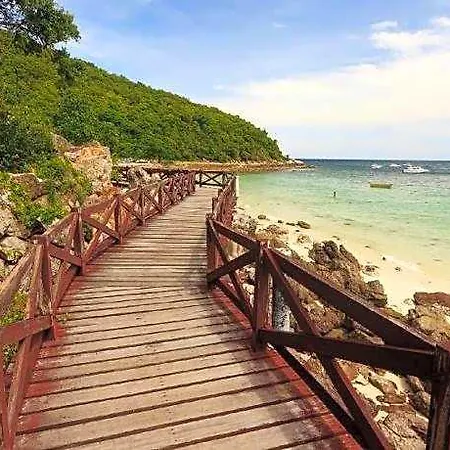 Sea Koh Larn 1