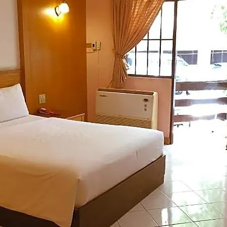 Hotel At Nine 2*