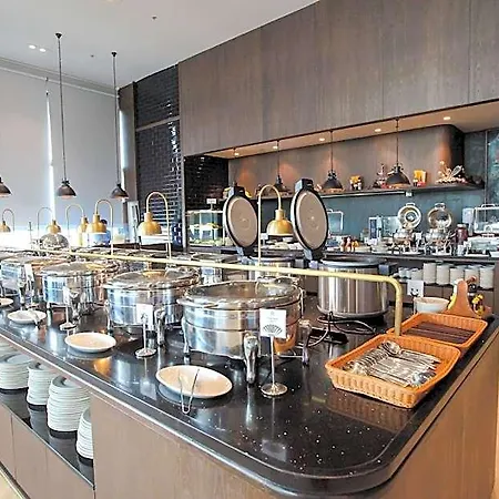 Brighton Grand & Convention Hotel 5*