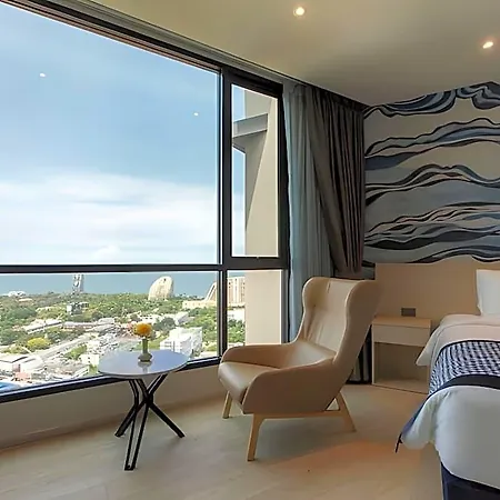 Brighton Grand & Convention Hotel