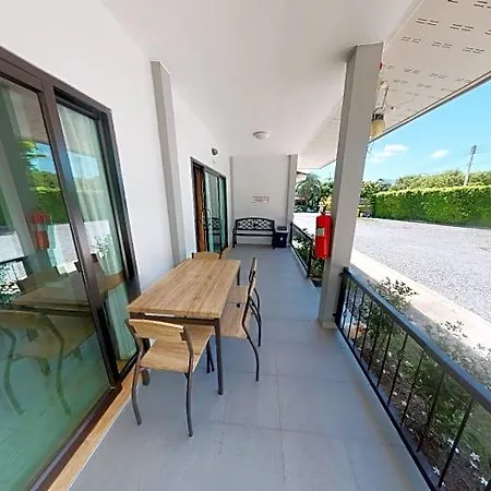 โรงแรม Siriniran 2*