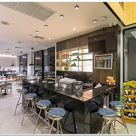 Sea Me Spring Tree (adults Only) โรงแรม 3*