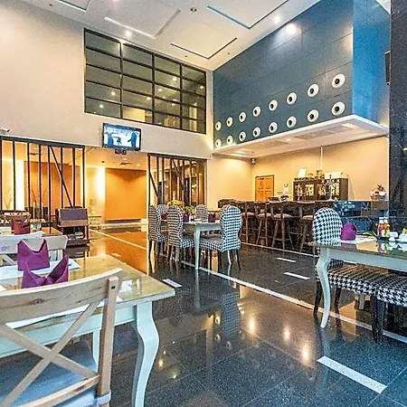 Sea Me Spring Tree (adults Only) โรงแรม 3*