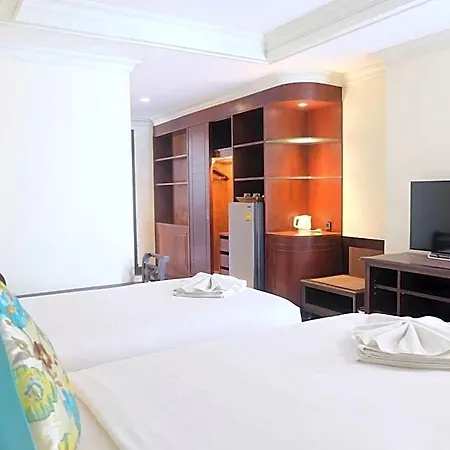 March Hotel 3*