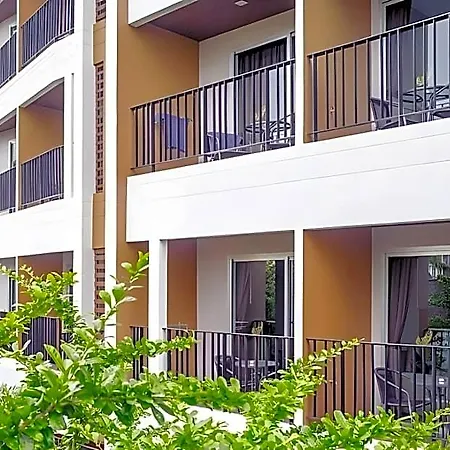March Hotel 3*