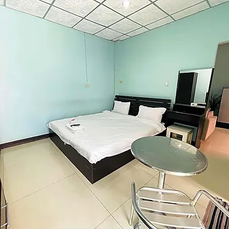 Br Hotel 2*