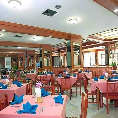 รายัล ทวินส์ พาเลซ โรงแรม Pattaya