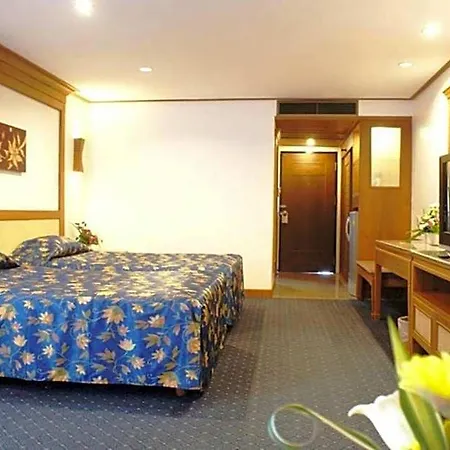 โรงแรม รายัล ทวินส์ พาเลซ 4*