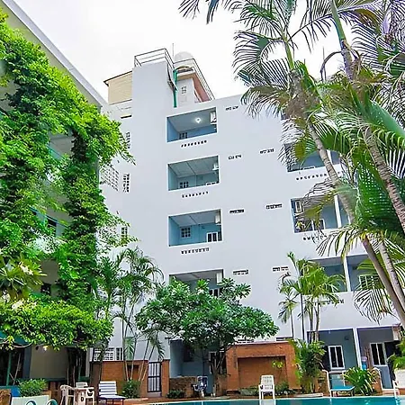 โรงแรม สุทัศน์คอร์ท 3 3*