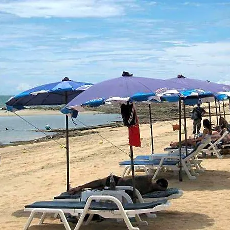 บ้านทะเล โรงแรม 2*