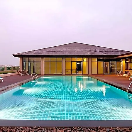 Hotel The 