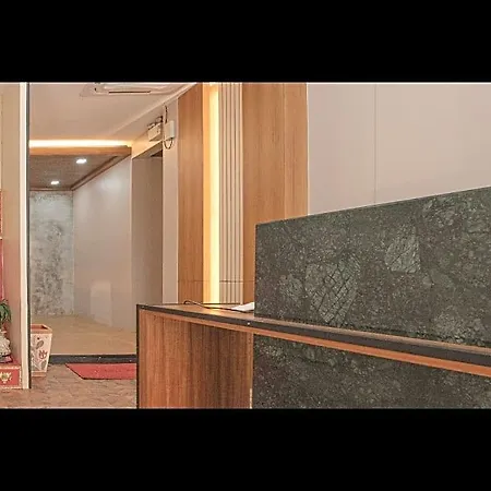 โรงแรม Sureena
