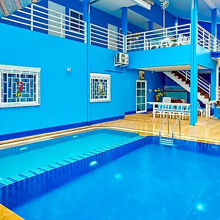 Blue House Hotel 2*