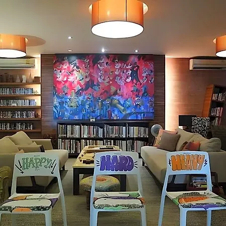 Hotel Baboona Beachfront Living Pattaya