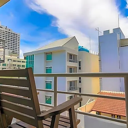 Hotel Baboona Beachfront Living Pattaya
