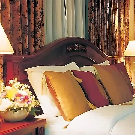 Lk Pavilion Executive Serviced 2*