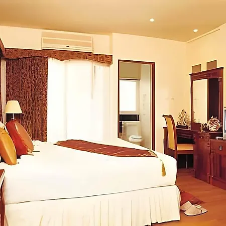 Lk Pavilion Executive Serviced 2*