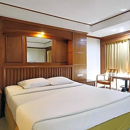 เอเอ โฮเทล พัทยา โรงแรม 2*
