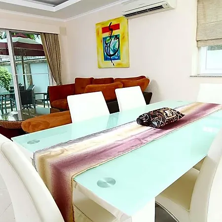 Hotel Hidden Palm Pool Pattaya