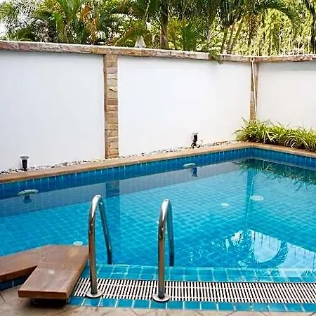 Hotel Hidden Palm Pool