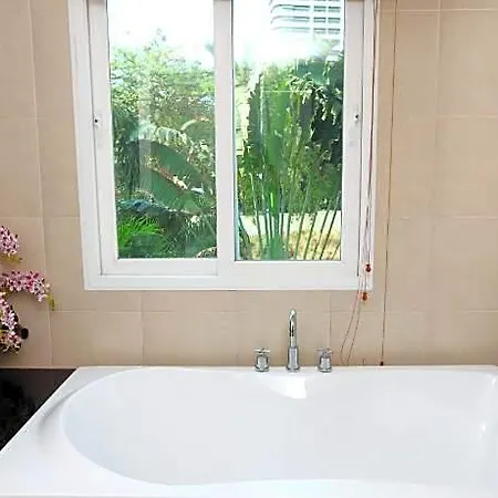 Hidden Palm Pool Hotel