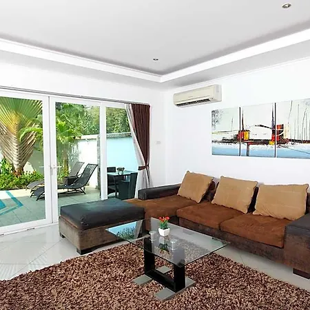 Hotel Hidden Palm Pool