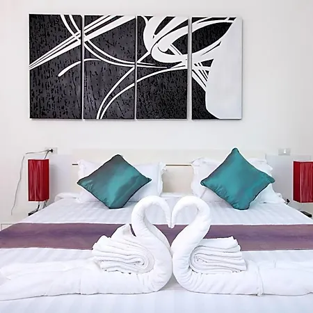 Hidden Palm Pool Hotel 3*