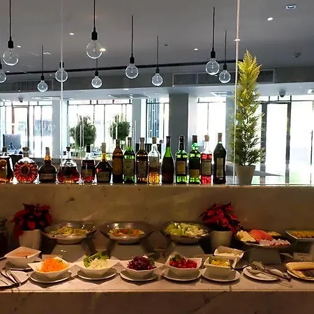 Season Five Hotel 4*
