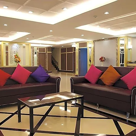 V Hotel 2*