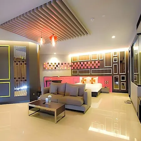 Tsix5 Phenomenal 5* Pattaya