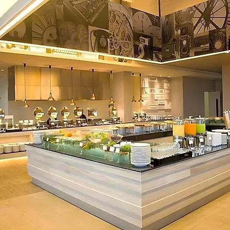 โรงแรม Tsix5 Phenomenal 5*