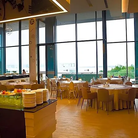 Tsix5 Phenomenal โรงแรม